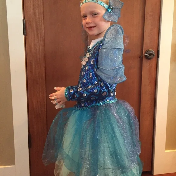 Beautiful fish, princess costume from chasing fireflies